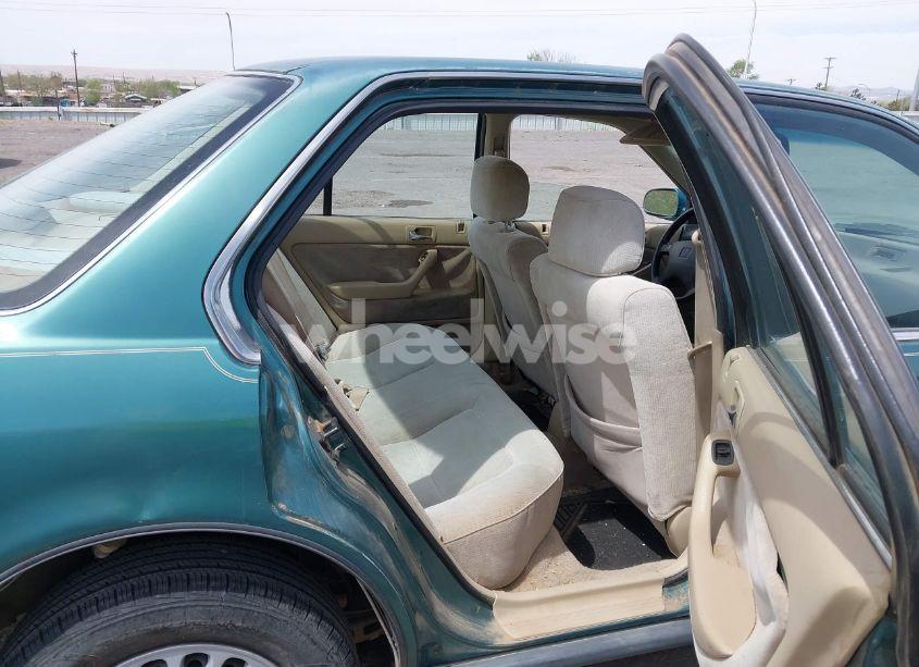 Photo 8 of 1992 Honda Accord LX (VIN 1HGCB7656NA183118)