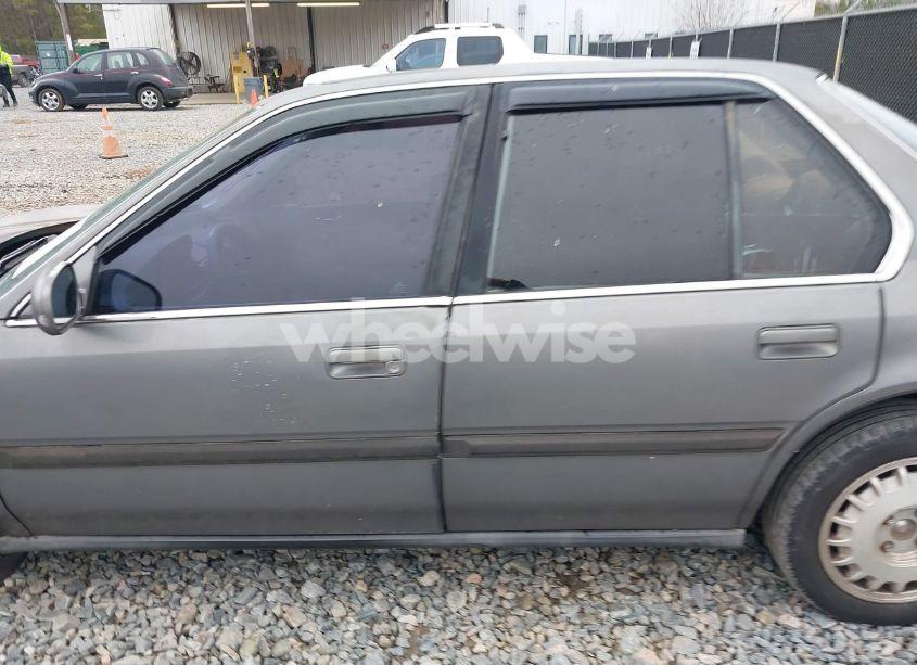 Photo 14 of 1990 Honda Accord EX/EX-R (VIN 1HGCB7662LA106171)