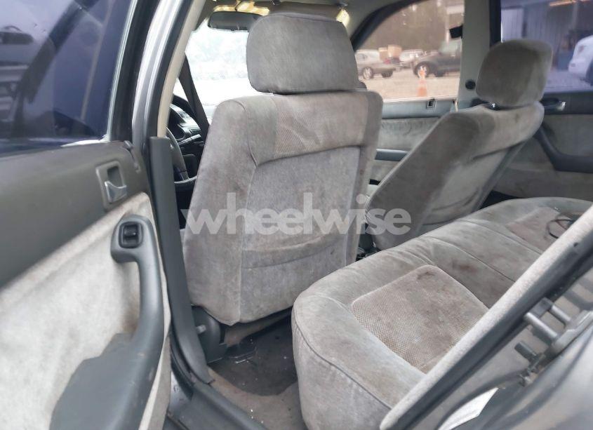 Photo 8 of 1990 Honda Accord EX/EX-R (VIN 1HGCB7662LA106171)