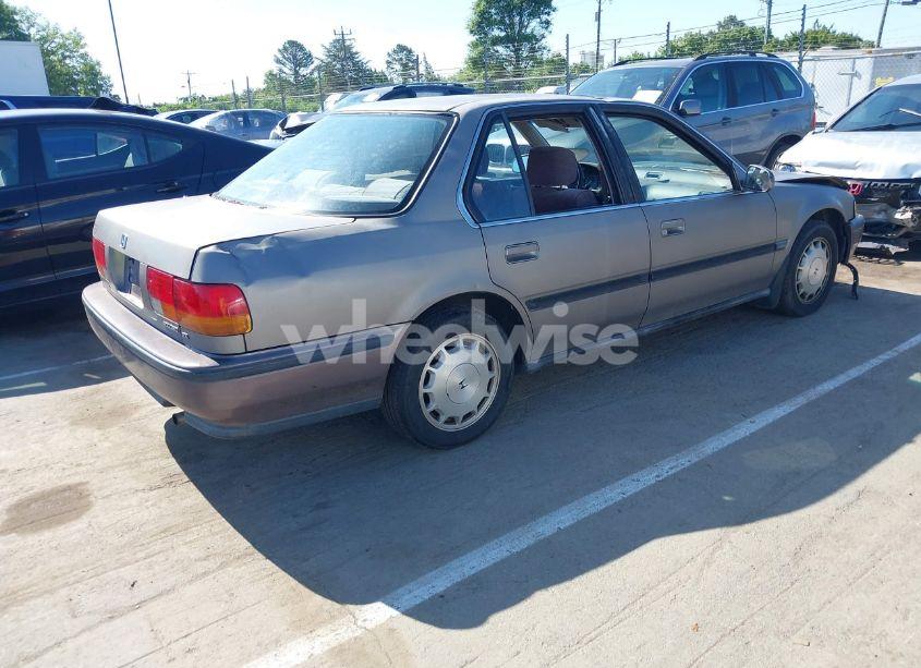 Photo 4 of 1993 Honda Accord EX (VIN 1HGCB767XPA008293)