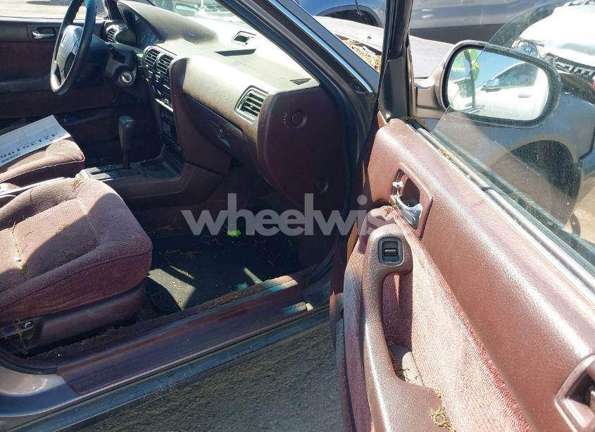 Photo 5 of 1993 Honda Accord EX (VIN 1HGCB767XPA008293)
