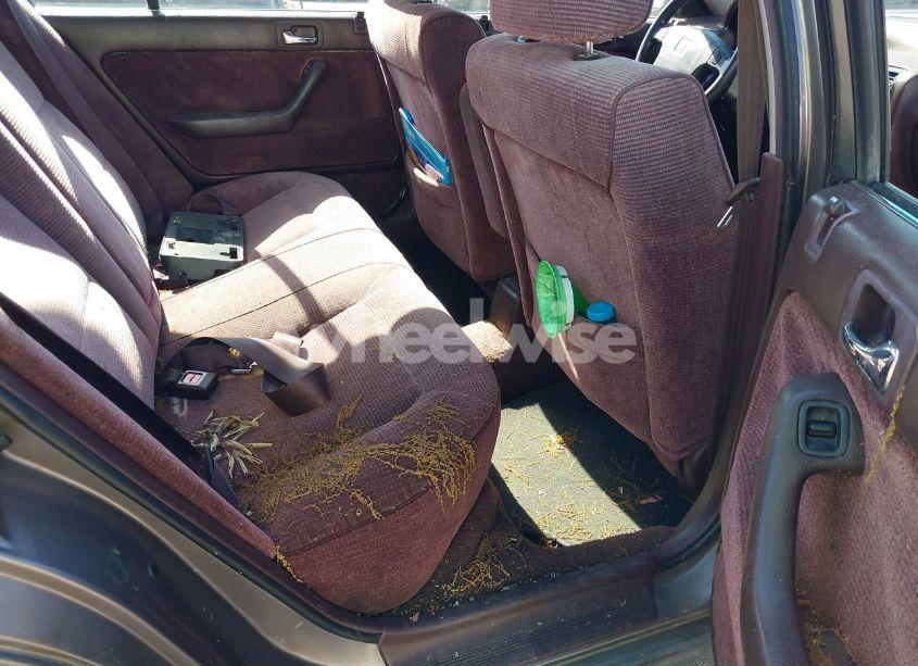 Photo 8 of 1993 Honda Accord EX (VIN 1HGCB767XPA008293)