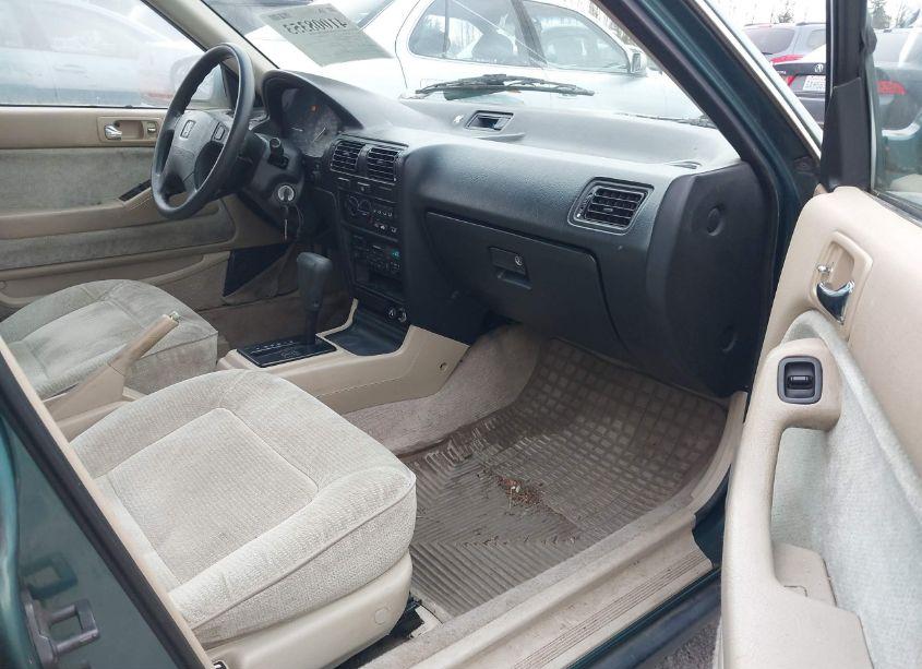 Photo 5 of 1992 Honda Accord LX (VIN 1HGCB9857NA011057)