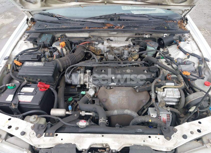 Photo 10 of 1993 Honda Accord EX (VIN 1HGCB9872PA008569)