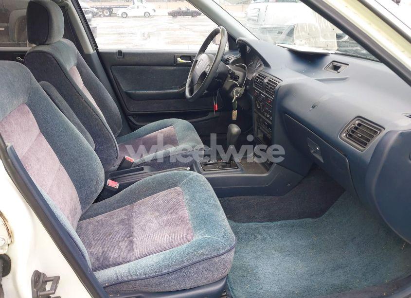 Photo 5 of 1993 Honda Accord EX (VIN 1HGCB9872PA008569)