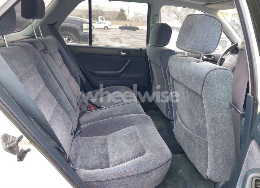 Photo 8 of 1993 Honda Accord EX (VIN 1HGCB9872PA008569)