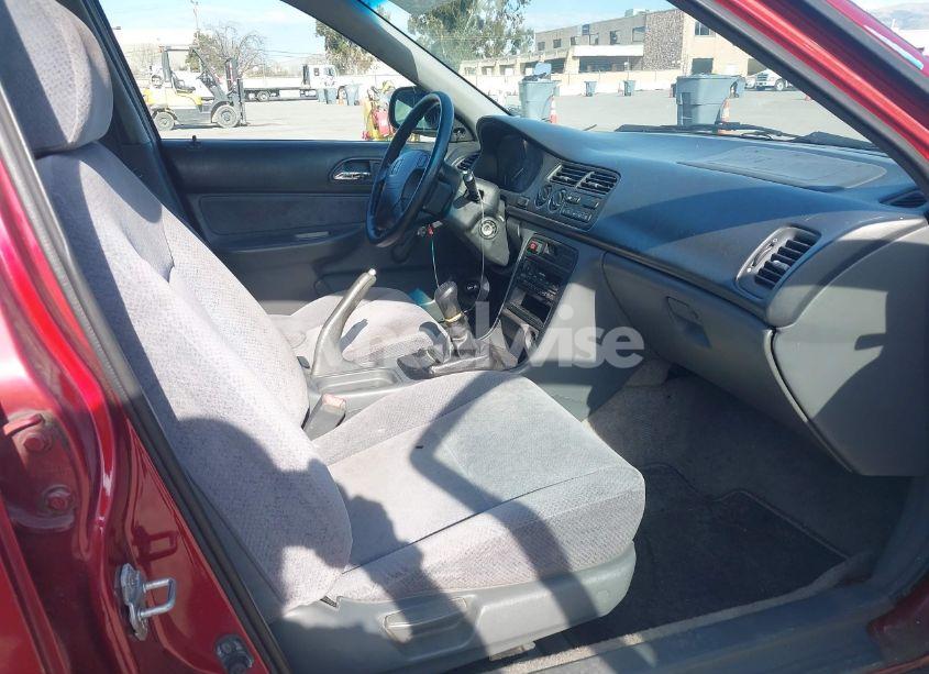 Photo 5 of 1994 Honda Accord DX (VIN 1HGCD5527RA109007)