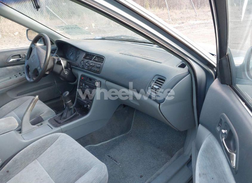 Photo 5 of 1995 Honda Accord LX/EX (VIN 1HGCD5530SA103547)