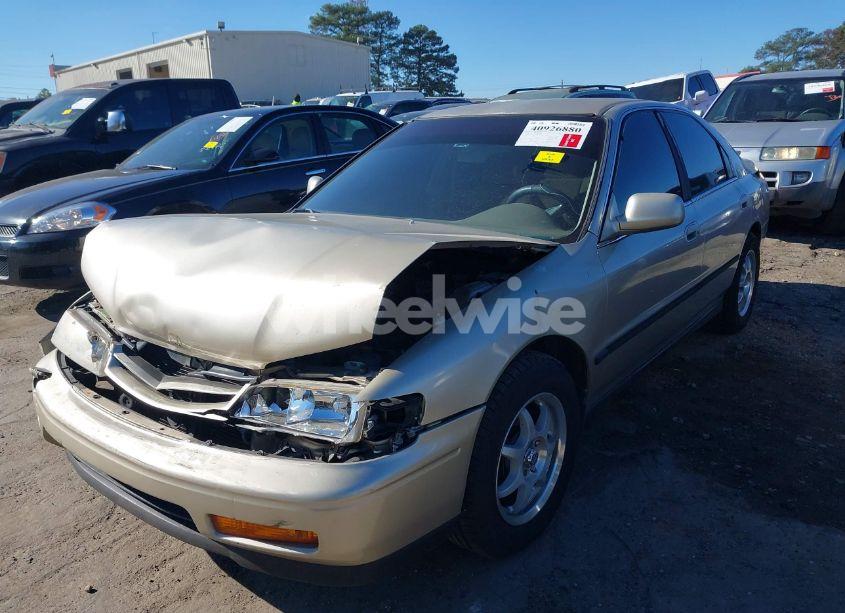 Photo 2 of 1995 Honda Accord LX/EX (VIN 1HGCD5531SA011301)