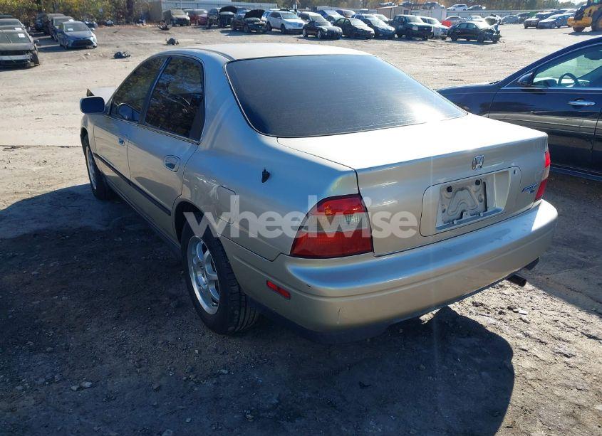 Photo 3 of 1995 Honda Accord LX/EX (VIN 1HGCD5531SA011301)