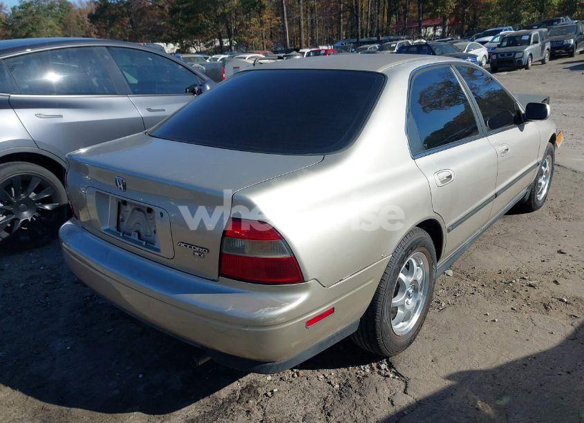 Photo 4 of 1995 Honda Accord LX/EX (VIN 1HGCD5531SA011301)