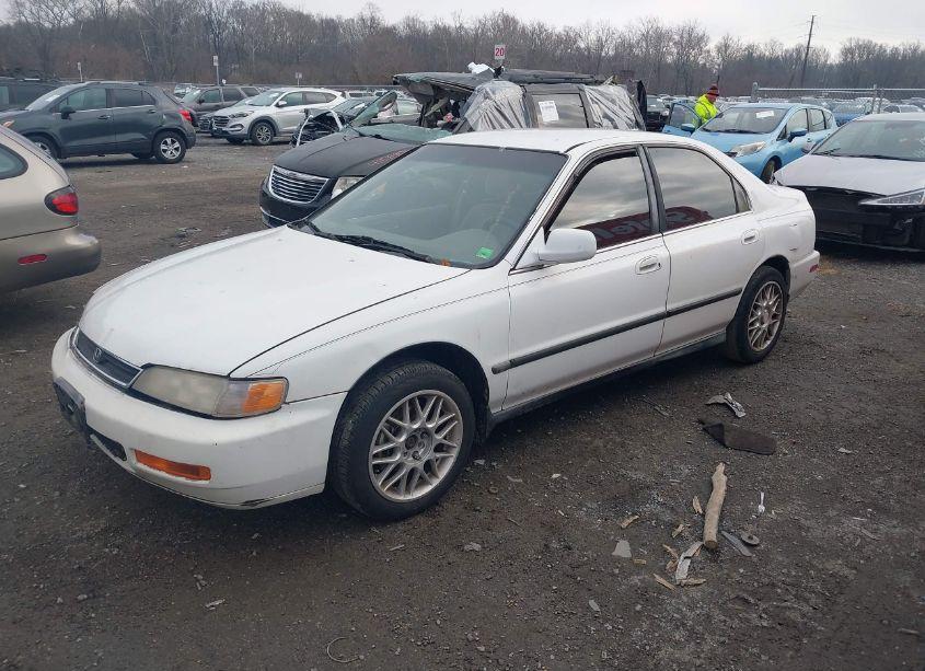 Photo 2 of 1997 Honda Accord LX (VIN 1HGCD5534VA025438)