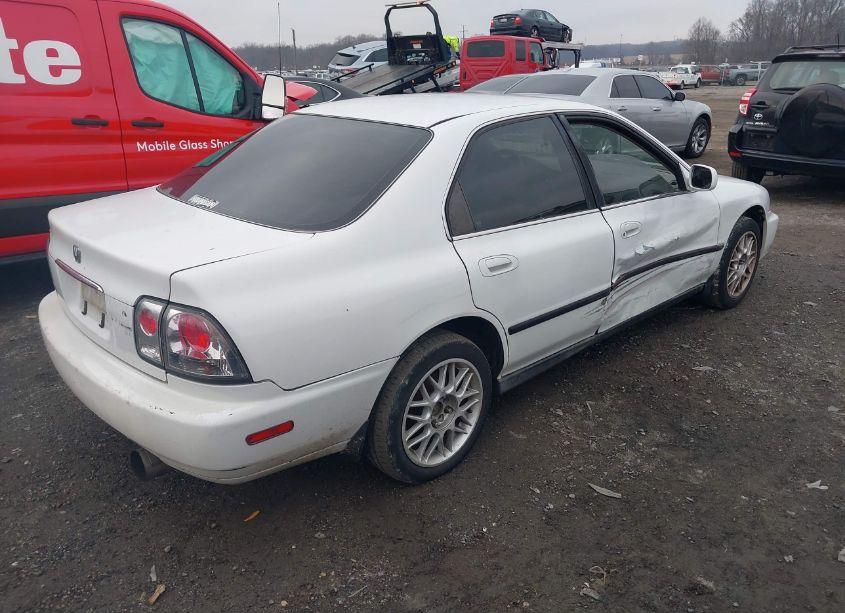 Photo 4 of 1997 Honda Accord LX (VIN 1HGCD5534VA025438)