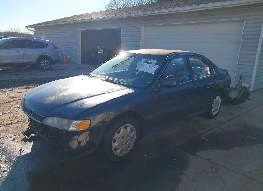 Photo 2 of 1997 Honda Accord LX (VIN 1HGCD5534VA227650)