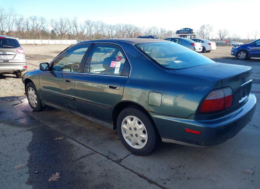 Photo 3 of 1997 Honda Accord LX (VIN 1HGCD5534VA227650)