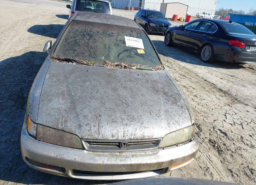 Photo 6 of 1996 Honda Accord LX/EX (VIN 1HGCD5536TA268164)