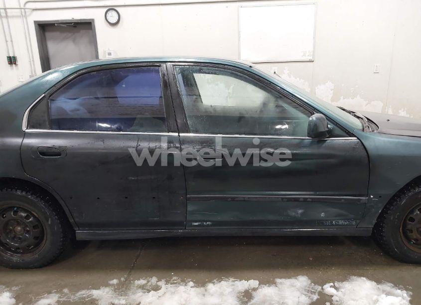 Photo 13 of 1997 Honda Accord LX (VIN 1HGCD5536VA026865)