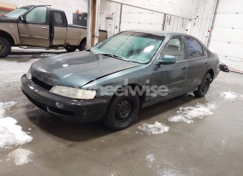Photo 2 of 1997 Honda Accord LX (VIN 1HGCD5536VA026865)