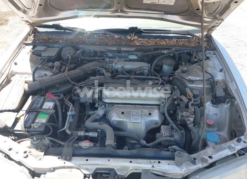 Photo 10 of 1997 Honda Accord SDN LX (VIN 1HGCD5537VA036725)