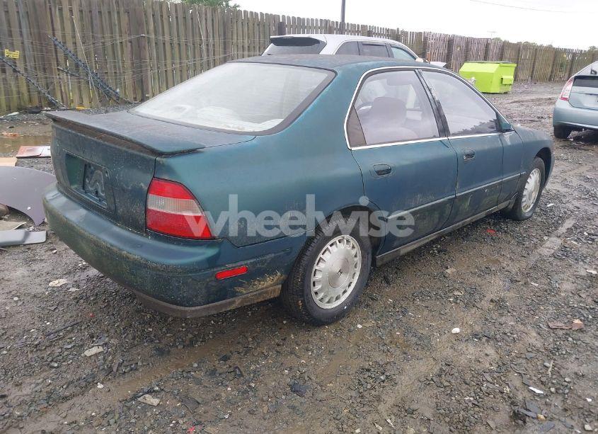 Photo 4 of 1994 Honda Accord LX/EX (VIN 1HGCD5539RA040135)