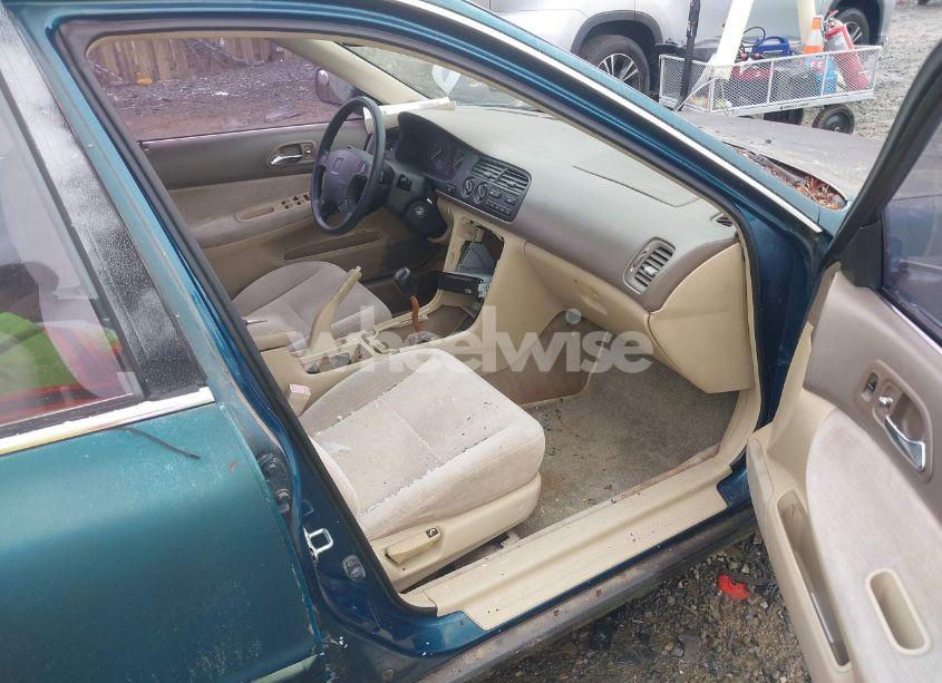 Photo 5 of 1994 Honda Accord LX/EX (VIN 1HGCD5539RA040135)