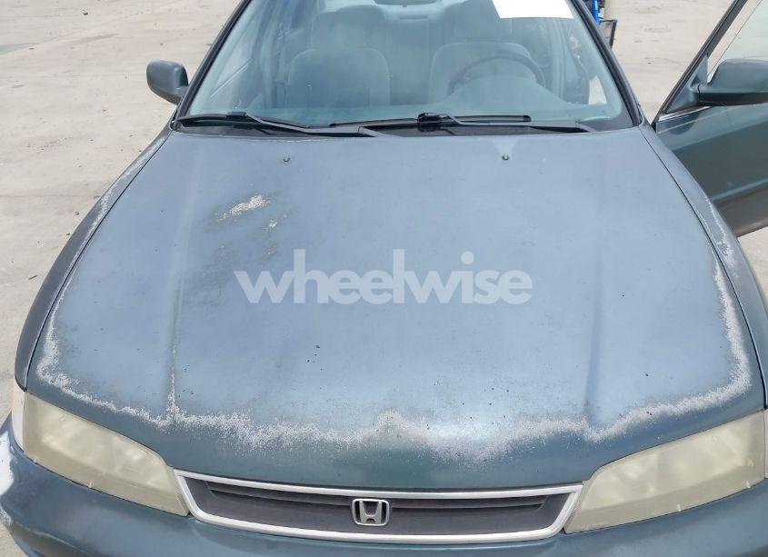 Photo 6 of 1996 Honda Accord LX/EX (VIN 1HGCD5539TA012679)