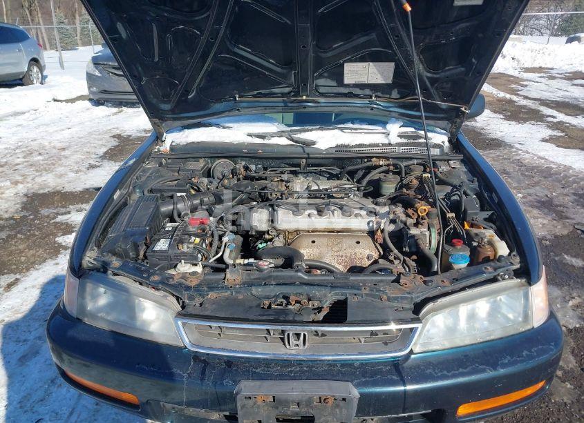 Photo 10 of 1997 Honda Accord EX (VIN 1HGCD5554VA042340)