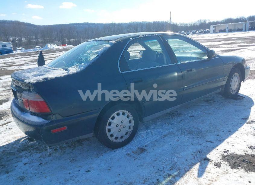 Photo 4 of 1997 Honda Accord EX (VIN 1HGCD5554VA042340)