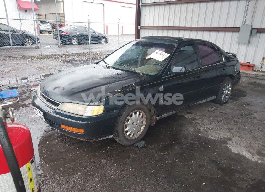 Photo 2 of 1997 Honda Accord EX (VIN 1HGCD5558VA243626)