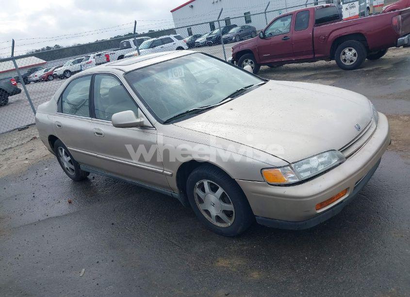 1995 Honda Accord EX (VIN 1HGCD5561SA142285) main photo