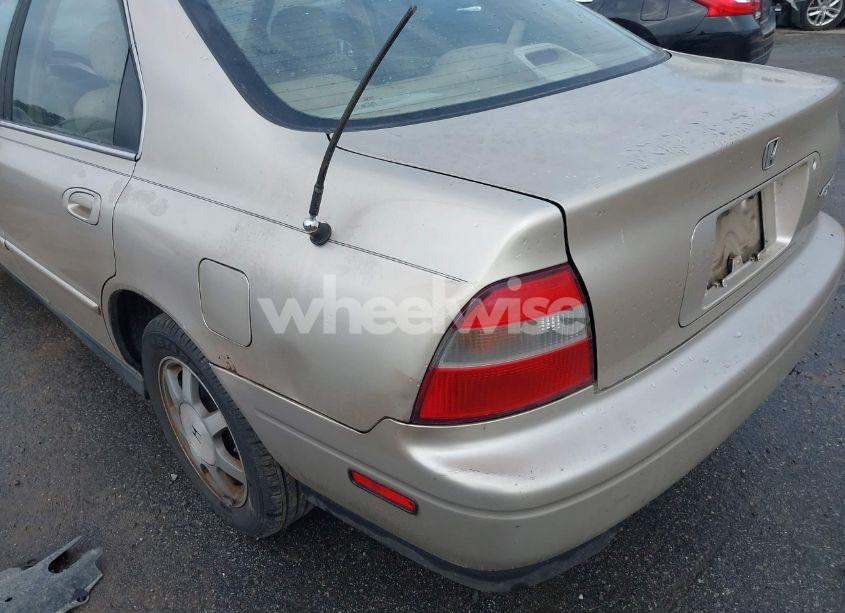 Photo 6 of 1995 Honda Accord EX (VIN 1HGCD5561SA142285)