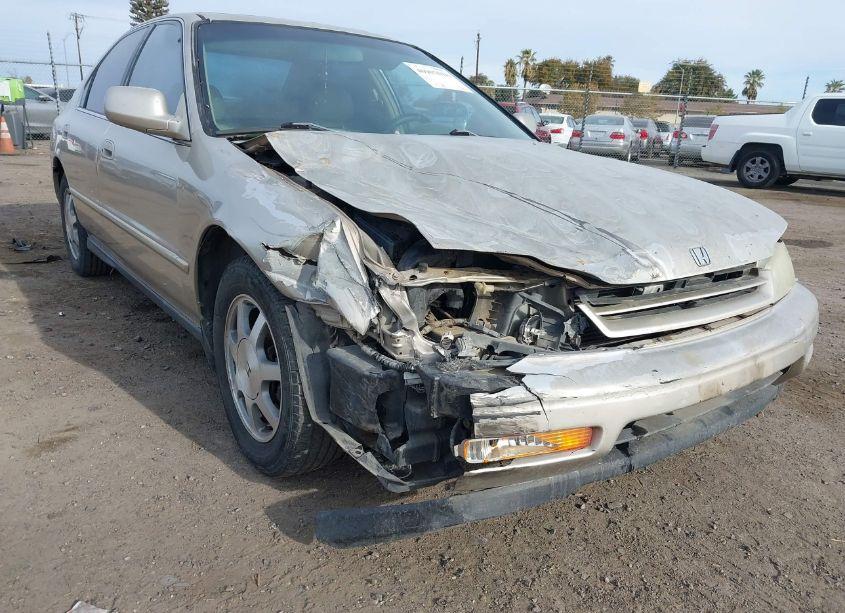 Photo 6 of 1995 Honda Accord EX (VIN 1HGCD5562SA064258)