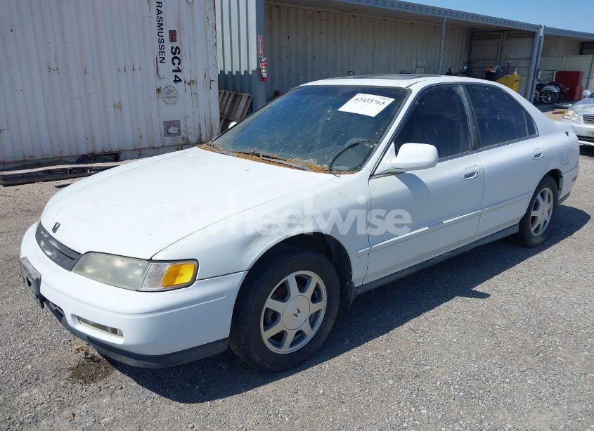 Photo 2 of 1995 Honda Accord EX (VIN 1HGCD5565SA042044)
