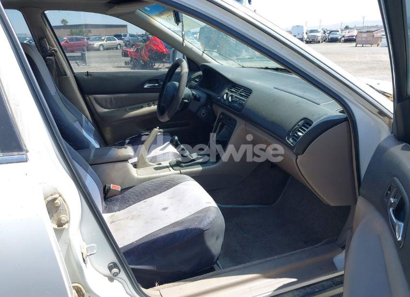 Photo 5 of 1995 Honda Accord EX (VIN 1HGCD5565SA042044)