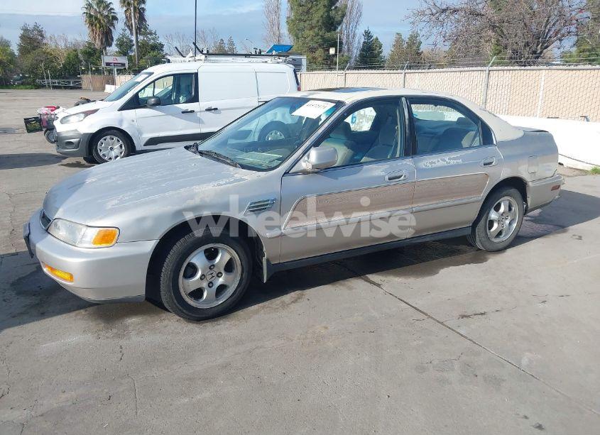 Photo 2 of 1997 Honda Accord SE (VIN 1HGCD5602VA034420)