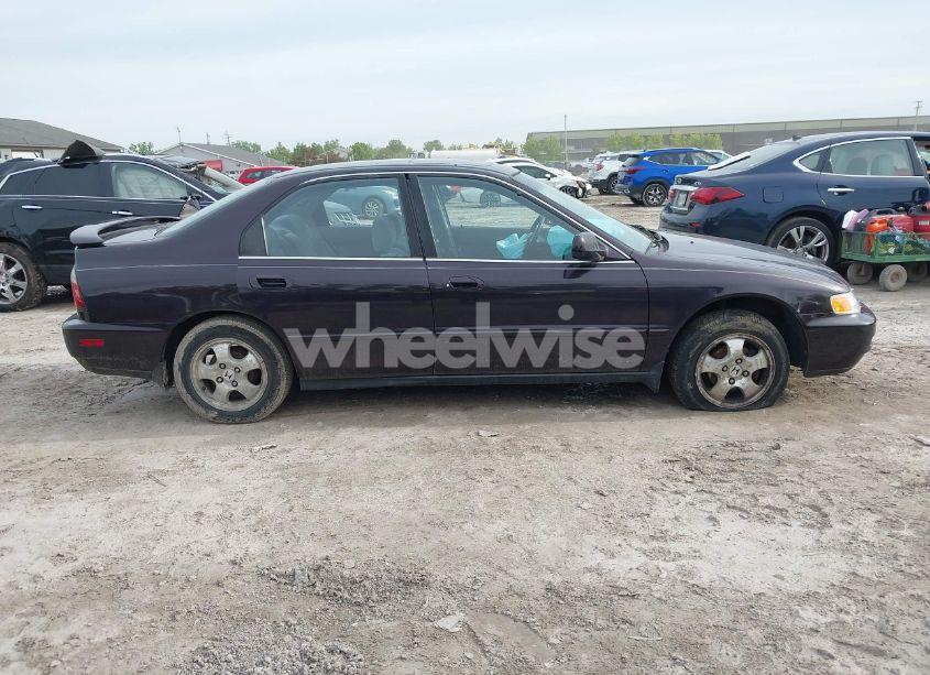 Photo 13 of 1997 Honda Accord SE (VIN 1HGCD5607VA090224)