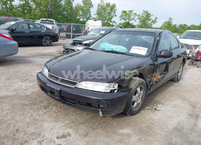 Photo 2 of 1997 Honda Accord SE (VIN 1HGCD5607VA090224)