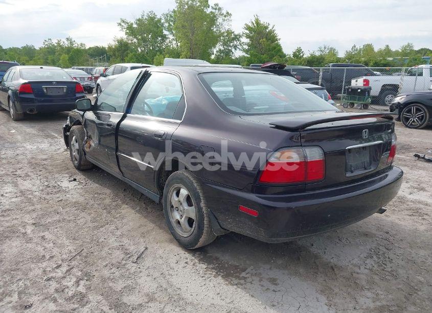 Photo 3 of 1997 Honda Accord SE (VIN 1HGCD5607VA090224)