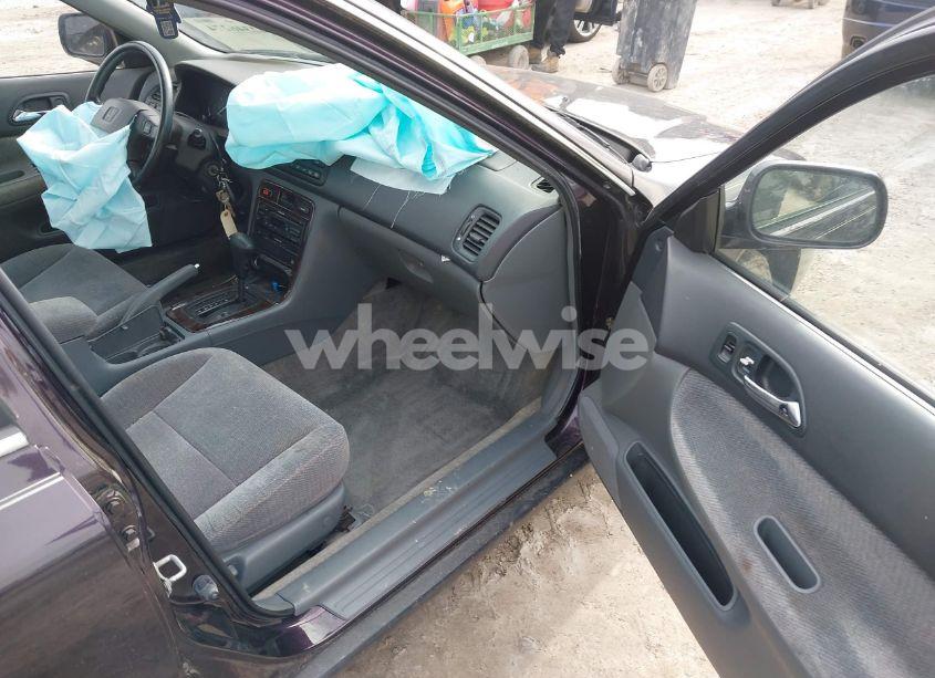 Photo 5 of 1997 Honda Accord SE (VIN 1HGCD5607VA090224)