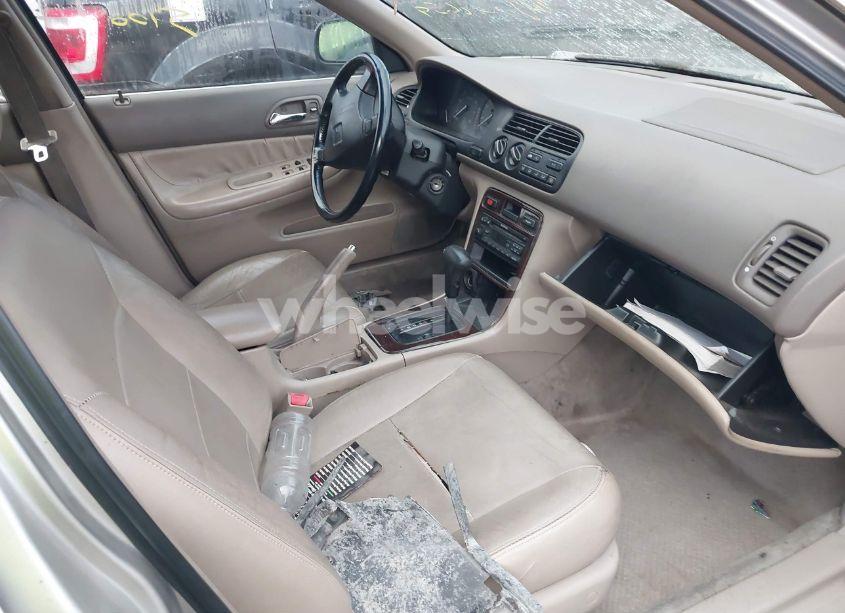 Photo 5 of 1997 Honda Accord SE (VIN 1HGCD5607VA102484)