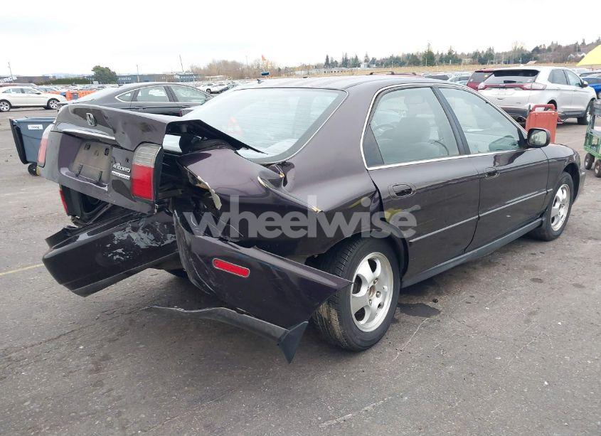 Photo 4 of 1997 Honda Accord SE (VIN 1HGCD5607VA219742)