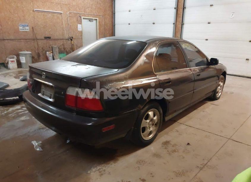 Photo 4 of 1997 Honda Accord SE (VIN 1HGCD5608VA239711)