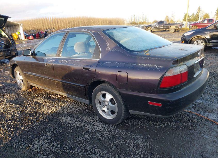 Photo 3 of 1997 Honda Accord SE (VIN 1HGCD560XVA110546)