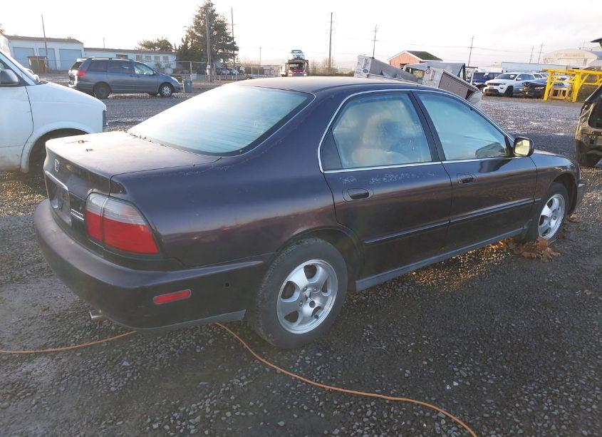 Photo 4 of 1997 Honda Accord SE (VIN 1HGCD560XVA110546)