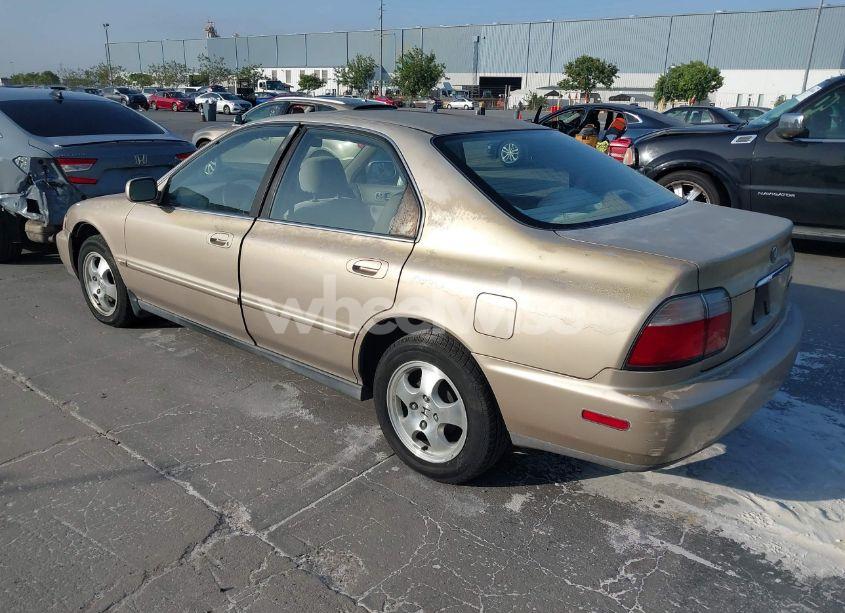 Photo 3 of 1997 Honda Accord SE (VIN 1HGCD560XVA153364)