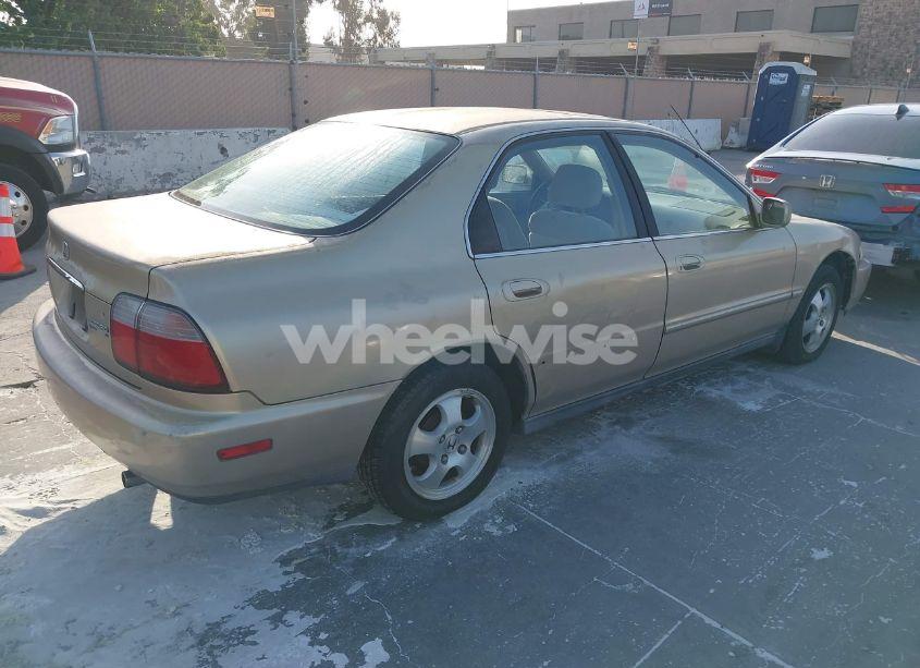 Photo 4 of 1997 Honda Accord SE (VIN 1HGCD560XVA153364)