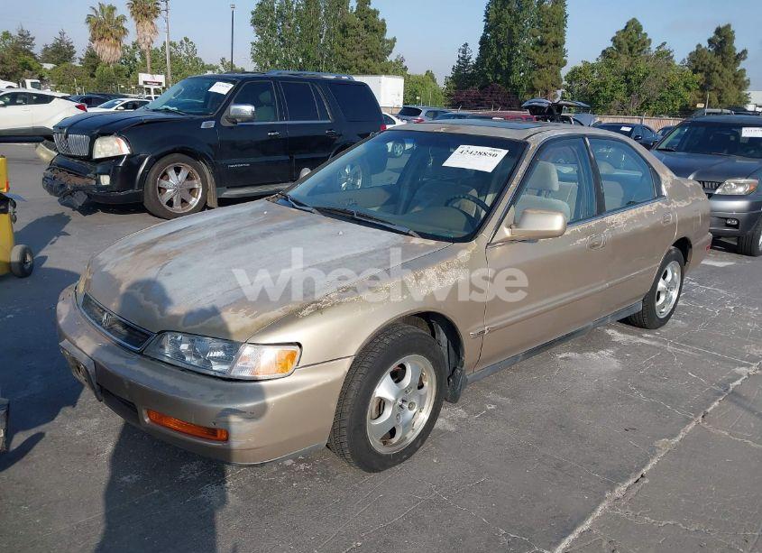 Photo 6 of 1997 Honda Accord SE (VIN 1HGCD560XVA153364)