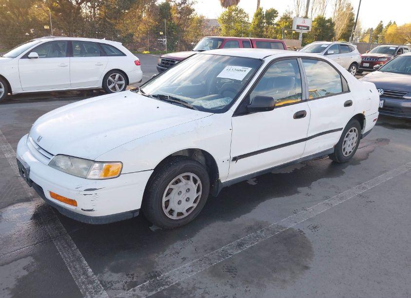 Photo 2 of 1994 Honda Accord DX (VIN 1HGCD5621RA039891)