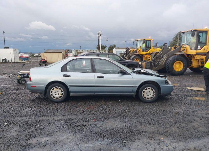 Photo 13 of 1994 Honda Accord DX (VIN 1HGCD5623RA173172)