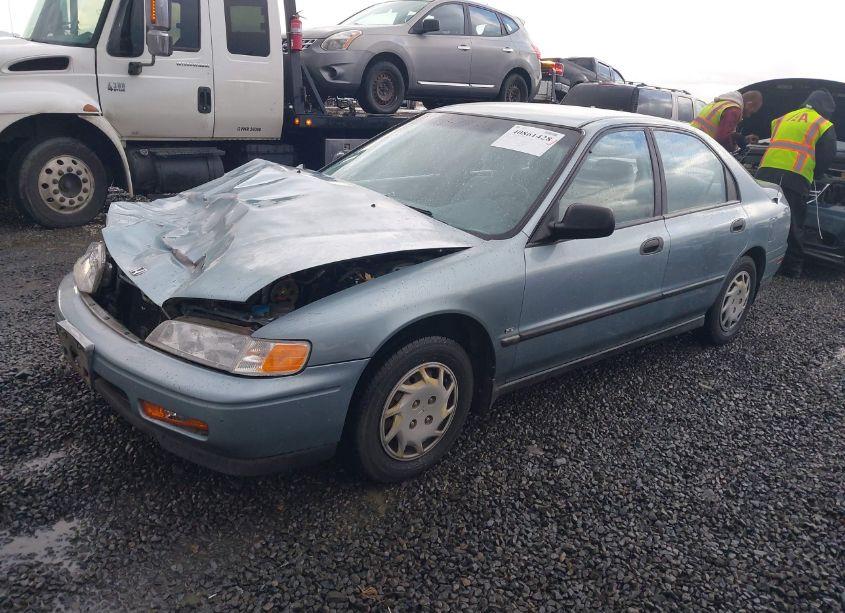 Photo 2 of 1994 Honda Accord DX (VIN 1HGCD5623RA173172)